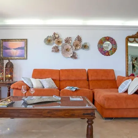Luxury Seafront Penthouse With Parking *
