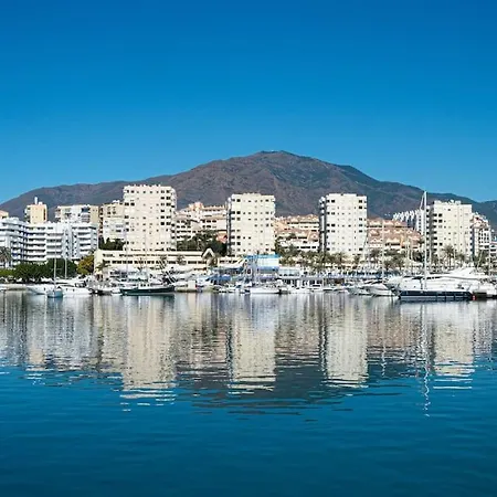 Luxury Seafront Penthouse With Parking Apartamento