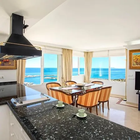 Apartamento Luxury Seafront Penthouse With Parking *